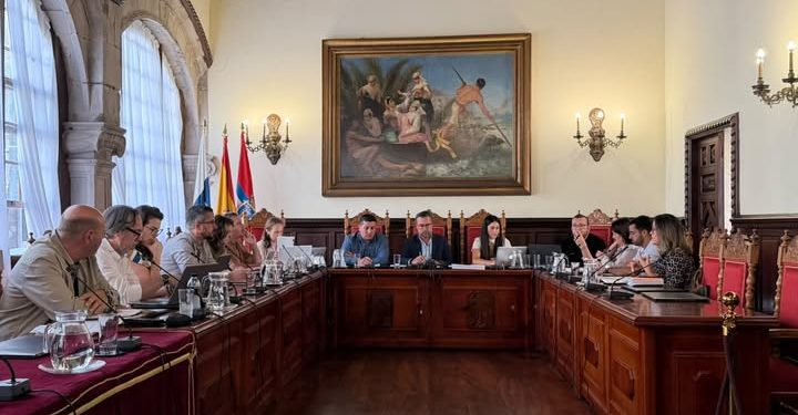 Camino de la Medalla de la Ciudad: Santa Cruz honra los 60 años de la agrupación Los Viejos
