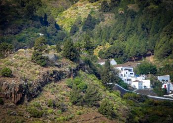 El sábado afloja el alisio: más claros, más calor y un mar que se calma al caer la tarde