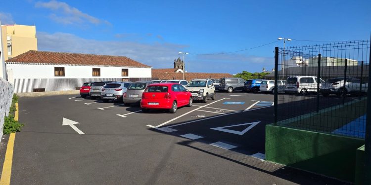217 plazas quitadas, 214 creadas: el Foro Cívico saca la calculadora del aparcamiento en Santa Cruz de La Palma