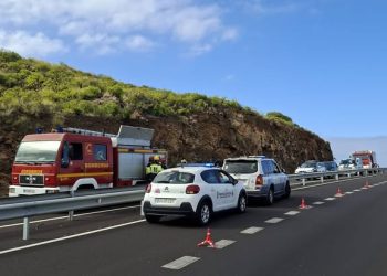 Una mujer de 41 años muere al volcar su coche en la LP-3, en Breña Alta
