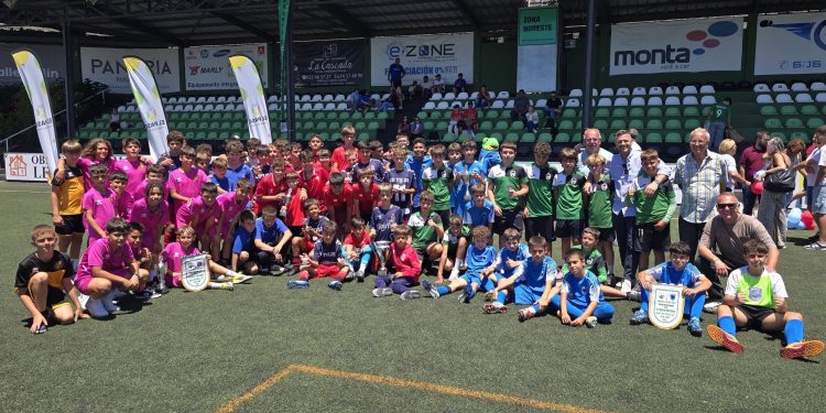 El Paso, capital del fútbol base canario por un fin de semana: el Telde gana el torneo alevín y el Mensajero es el mejor palmero