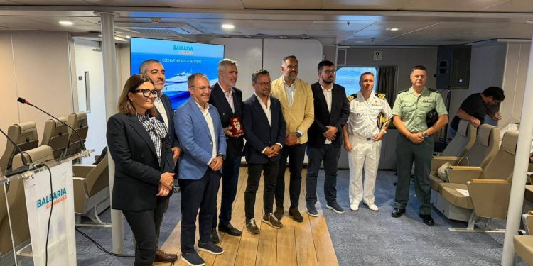 El fast ferry Pepita Castellví ya navega: Baleària lo presenta en Santa Cruz de La Palma con el doble de salidas a Tenerife
