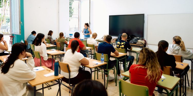 Las oposiciones docentes llegan a La Palma: 8.235 aspirantes pelean por 955 plazas, con Infantil y Primaria en el IES Alonso Pérez Díaz