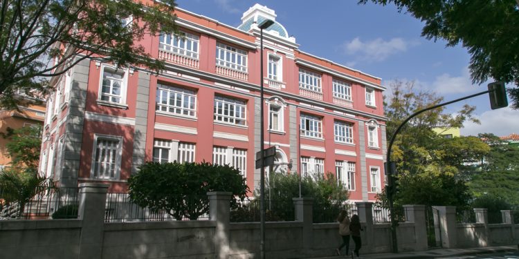 Sanidad investiga una intoxicación alimentaria en La Palma que afecta a 24 personas tras una celebración de graduación