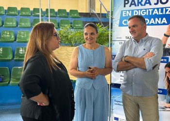 Más de 400 escolares palmeros se asoman al trabajo del futuro: talleres de inteligencia artificial en Tazacorte y Mazo
