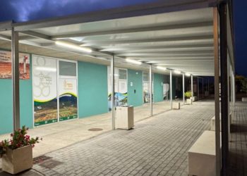 El mercadillo de Puntallana estrena una pérgola de 80 metros para abrir haga el tiempo que haga
