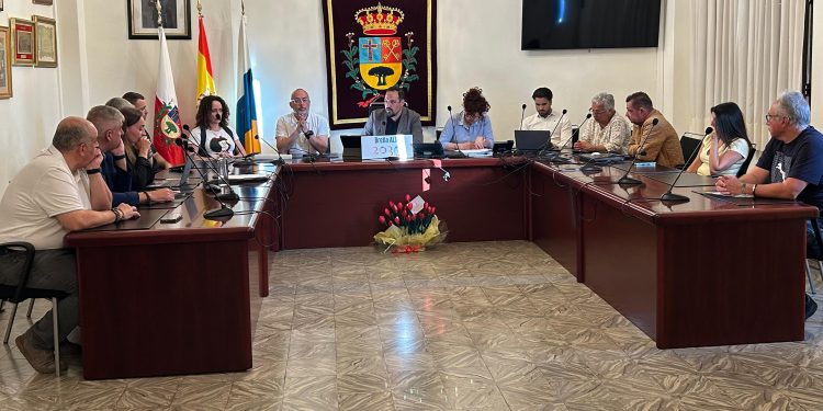 1,92 millones del remanente para los barrios de Breña Alta: caminos de la Caleta a Juan Mayor, alumbrado del Valle de La Luna, parques infantiles y un local nuevo en Palmasol