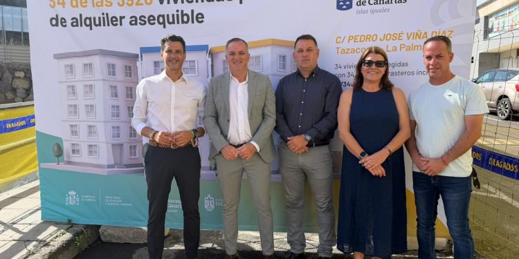 El alcalde de Tazacorte visita las 34 viviendas protegidas: «Darán respuesta a la crisis habitacional posvolcánica»