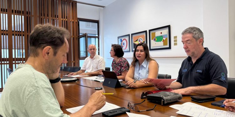 Puerto Naos y La Bombilla siguen recuperando la vida: el Cabildo autoriza la reapertura del local social y dos nuevos negocios