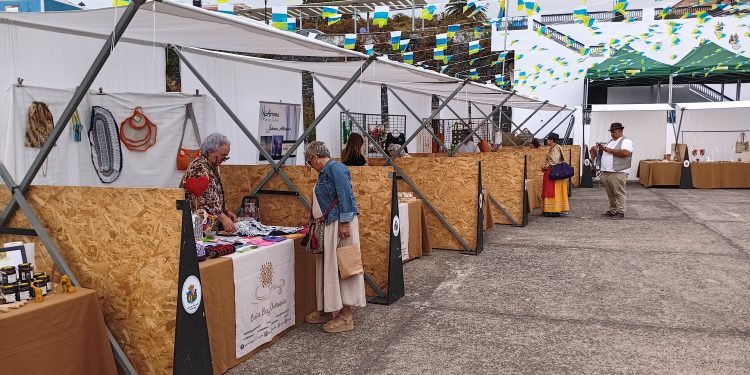 Breña Baja dedica dos días de artesanía a sus fiestas de Santiago Apóstol y Santa Ana