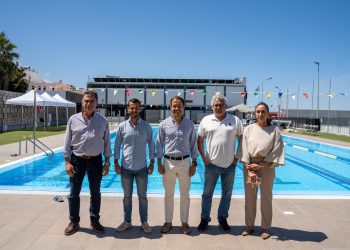 La piscina de Los Llanos se prepara para abrir todo el año: casi 200.000 euros en climatización y energía solar