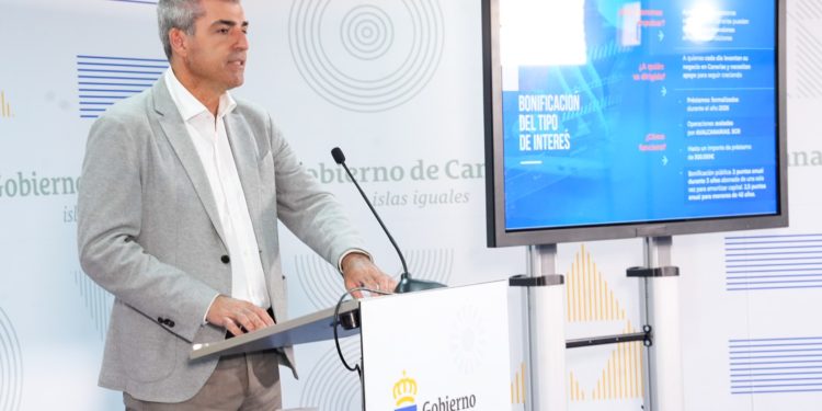 5.000 euros por dar el primer contrato fijo a un mayor de 52: las ayudas que el autónomo palmero ya puede pedir