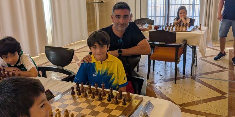 Dos hermanos palmeros y un mismo tablero: Lucas Martín arranca con pleno en el España sub-10 y Marcos firma un notable sub-8