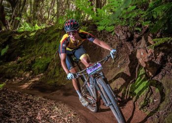 Ciclistas de montaña en un recorrido de Barlobike en Barlovento