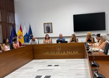 Firma del convenio de accesibilidad entre el Cabildo de La Palma y los 14 ayuntamientos
