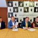 El presidente del Cabildo, Sergio Rodríguez, y el director general de Princess Hotels Canarias, Daniel Salat, firman el convenio de empleo para mujeres víctimas de violencia de género