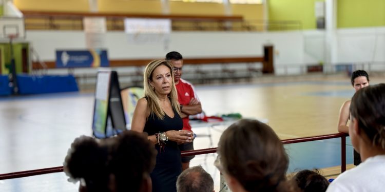 Encuentro de familias del programa Familias Amigas en la Ciudad Deportiva de Miraflores