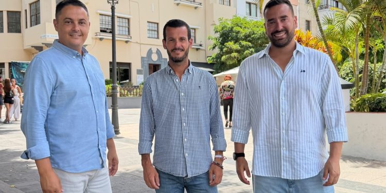 Arón León, Victor González y Eduardo Pérez, concejales del PP en el Ayuntamiento de Los Llanos de Aridane