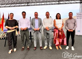 Grupo de gobierno de Tazacorte en el inicio de las obras del dique martillo del puerto