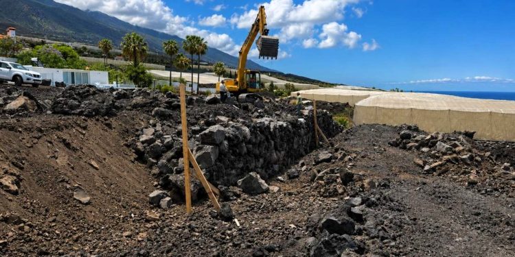 El campo palmero, un paso más cerca de los fondos pendientes de la reconstrucción del volcán