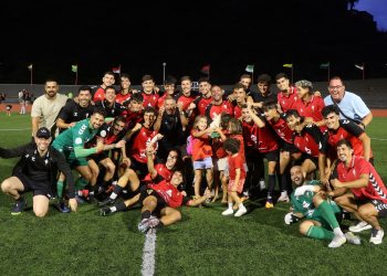 El Mensajero se lleva el derbi y el Trofeo Ciudad de Santa Cruz de La Palma 2026: 2-1 a la Tenisca en el Silvestre Carrillo