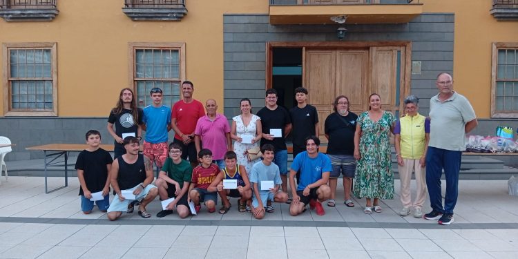 El torneo de ajedrez de las fiestas de Tijarafe se decide en el desempate: Abel Lorenzo, campeón por delante de la actual campeona insular