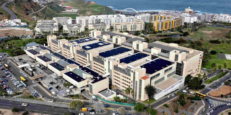 Cien pacientes canarios con linfoma o mieloma ya han recibido la terapia CAR-T en el Hospital Negrín