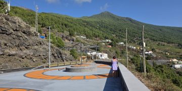 Villa de Mazo estrena el Mirador del Lomo: un balcón sobre Cumbre Vieja pagado íntegramente por el Gobierno de Canarias