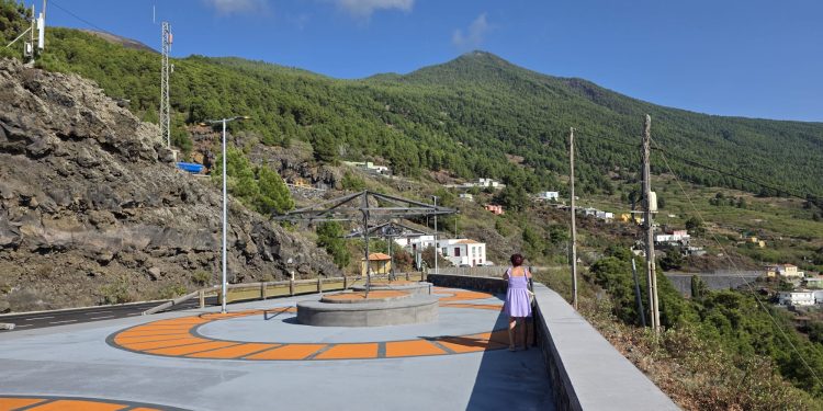 Villa de Mazo estrena el Mirador del Lomo: un balcón sobre Cumbre Vieja pagado íntegramente por el Gobierno de Canarias
