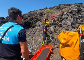 Rescatan a un vecino que pasó la noche atrapado en una barranquera camino del Porís, en Villa de Mazo