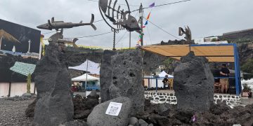 La Bombilla estrena una escultura de chatarra reciclada dentro de la ruta artística Caminarte