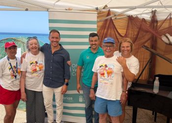 Mayores de Los Llanos convierten redes y boyas en instrumentos musicales en el Puerto de Tazacorte