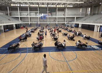 Un sub-14 tumba a un maestro internacional en el Roberto Estrello: ocho jugadores lideran con pleno el Internacional de Ajedrez de La Palma