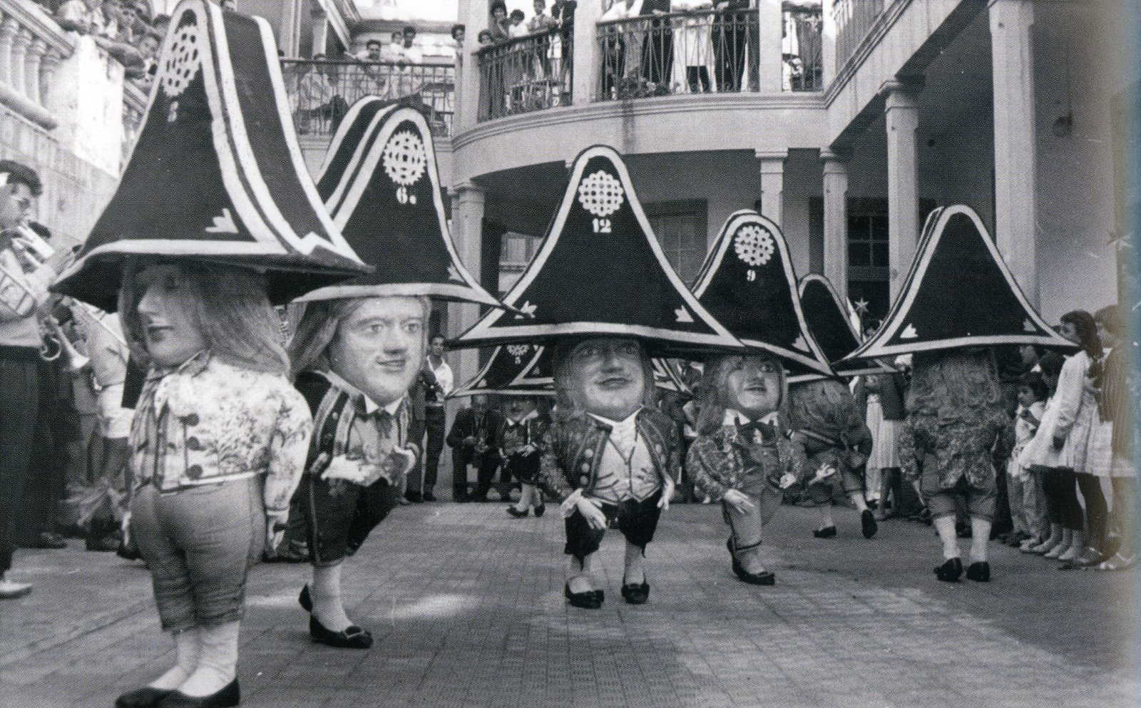 Danza de Enanos en el Hospital de Dolores en 1960