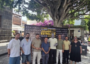 Cuatro horas y 29 tableros: el Rey Enigma solo cede dos tablas en Los Llanos y abre el Internacional de Ajedrez de La Palma 2026