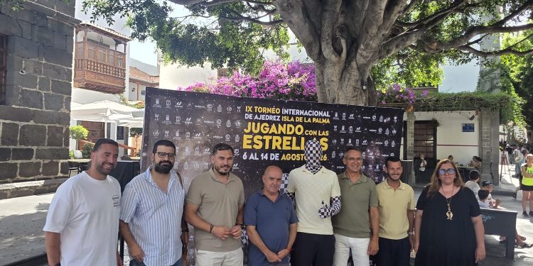 Cuatro horas y 29 tableros: el Rey Enigma solo cede dos tablas en Los Llanos y abre el Internacional de Ajedrez de La Palma 2026