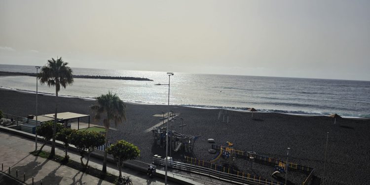 El tiempo del jueves en La Palma: primer respiro térmico en el norte y el este, pero el calor y el viento fuerte se resisten en el oeste