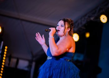 Aymé Díaz, ganadora de FuencaStars 2026, durante su actuación
