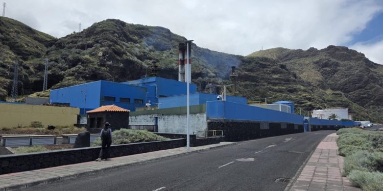 Endesa destina 11 millones a la red eléctrica de La Palma y La Gomera en cinco años: así blinda el suministro tras el volcán